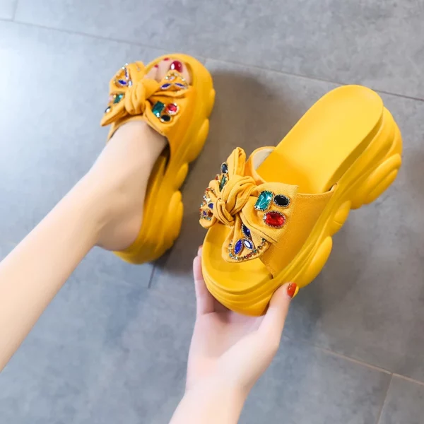 Verhoogde interne platte schoenen Vrouwelijke huisslippers Platformslippers Dames op een sleehak Muiltjes Slides Vlinderknoop 2025, Hallo