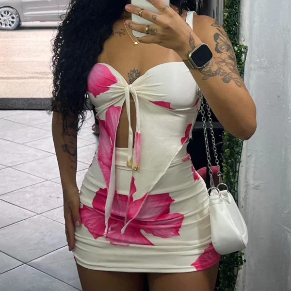 Zomer sexy vrouw 2025, rokken set nieuwe mode bloemenprint strapless gebonden top ruches minirok set tweedelige outfits voor vrouwen