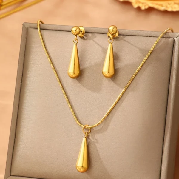 Nieuwe Modieuze Roestvrijstalen Drop Clavicle Chain Earring Set Voor Temperament En Zoete Dames Sieraden Accessoires Geschenk