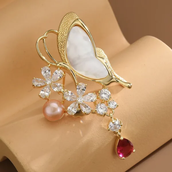 Mooie Twin Vlinder Broche Voor Vrouwen Parel Strass Trendy Dier Sieraden Jas Jurk Reversspeldjes Bruiloft Geschenken