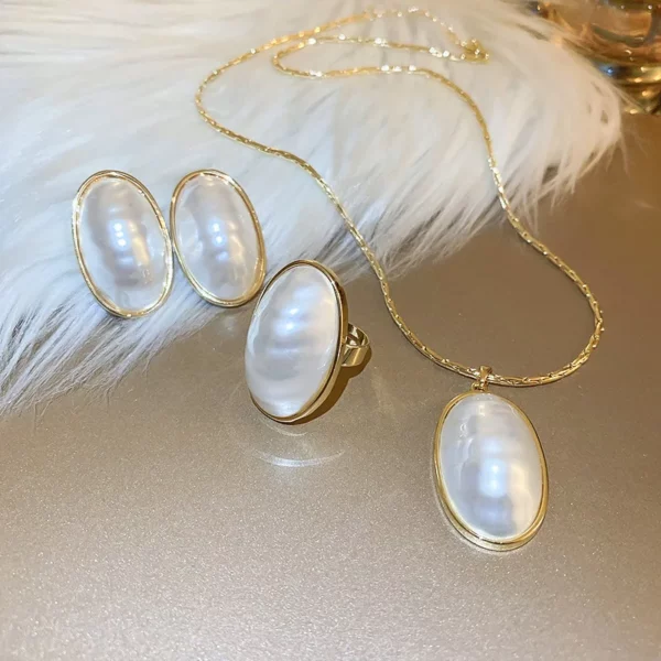 Ovale Grote Parelketting voor Vrouwen Franse Mode Nieuwe Luxe Mode Hoge Kwaliteit Parel Stud Oorbellen Bruiloft Sieraden Sets