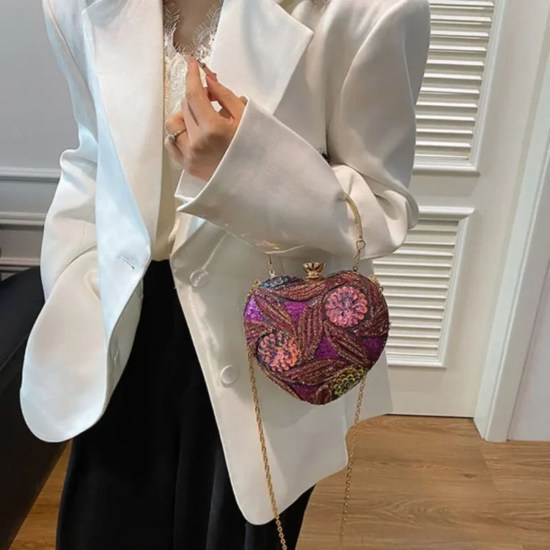 Heart-shaped Glitter & Paillets Clutch bag - Image 3
