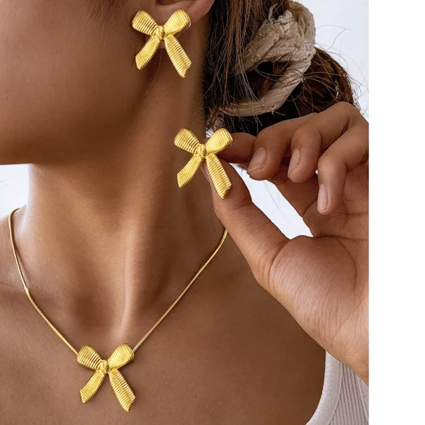 Roestvrij stalen set kleine delicate unieke booglijn getextureerde ketting oorbellen tweedelige set voor dames sieraden feestaccessoires