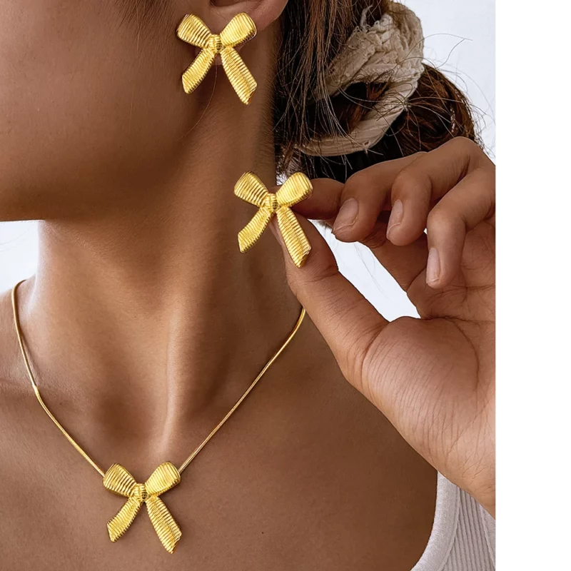 Roestvrij stalen set kleine delicate unieke booglijn getextureerde ketting oorbellen tweedelige set voor dames sieraden feestaccessoires